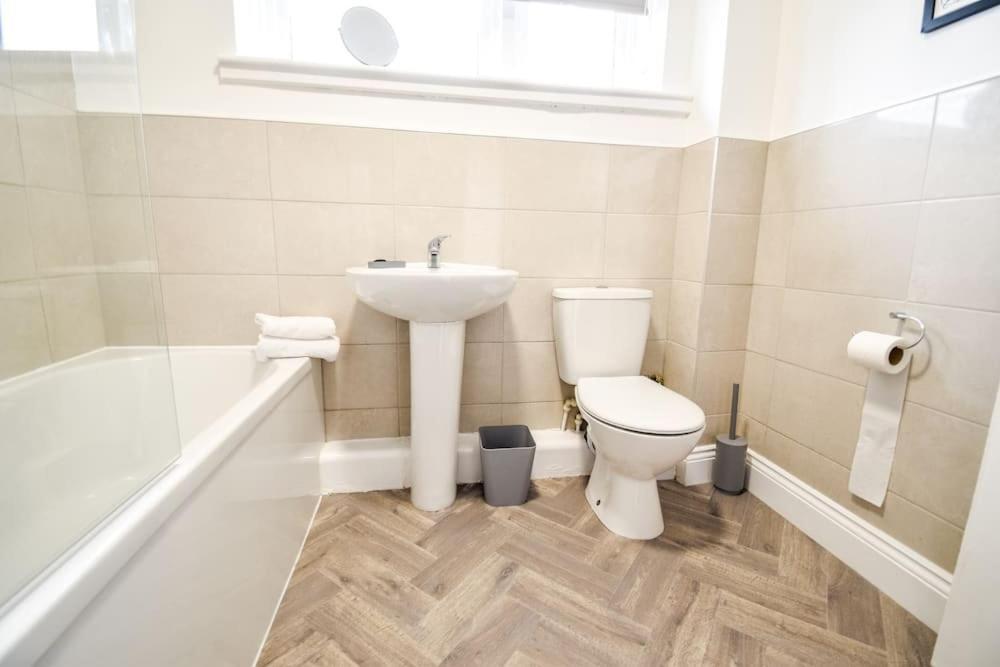 Woodcock House 3 Bedrooms Workstays Uk Lackenby Dış mekan fotoğraf